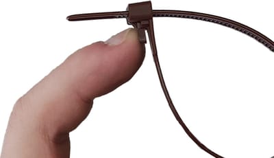 Kortpack - Hersluitbare Kabelbinders/Tyraps - 750mm lang x 7.6mm breed - Bruin - 100 stuks - Treksterkte: 22.2KG - Bundeldiameter: 226mm - Bundelbandjes - (099.1040)