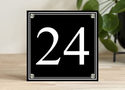 huisnummer huisnummerbord dubbele rand glans zwart 20x20cm met rvs afstandhouders