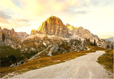 Fotobehangkoning - Behang - Vliesbehang - Fotobehang Dolomieten - Bergen - Berglandschap - Beautiful Dolomites - 150 x 105 cm