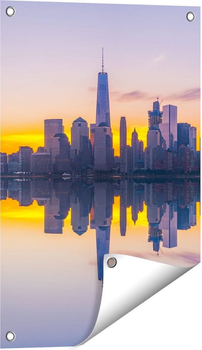 Gards Tuinposter New York Skyline bij Zonsopgang - 40x60 cm - Tuindoek - Tuindecoratie - Wanddecoratie buiten - Tuinschilderij