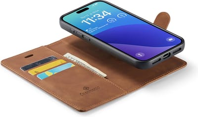 CaseMania Bookcase hoesje geschikt voor iPhone 16 Pro - Effen Cognac - Kunstleer - 2-in-1 Magnetisch Uitneembaar Design