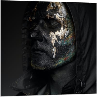 Dibond - Man van Glitter - 80x80cm Foto op Aluminium (Met Ophangsysteem)