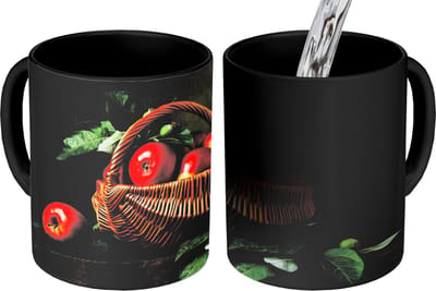 Magische Mok - Foto op Warmte Mokken - Koffiemok - Rustiek - Appel - Fruit - Rood - Mand - Stilleven - Magic Mok - Beker - 350 ML - Theemok