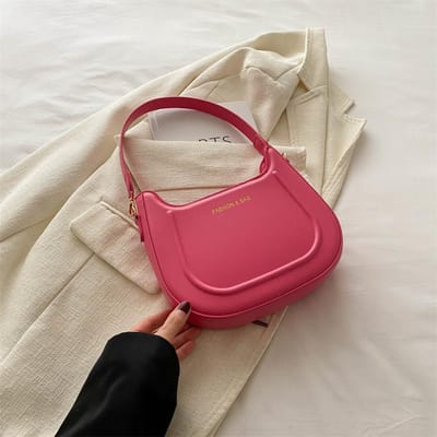 Handtas van geperst schelpmateriaal met textuur voor dames, lente en zomer, nieuwe effen kleur, kettingtas, schoudertas, crossbodytas, halvemaanvormige tas beige