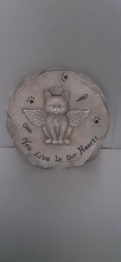 Relaxdays gedenk steen voor je kat :  you live in our harts <3  ongeveer 25 cm doorsnee