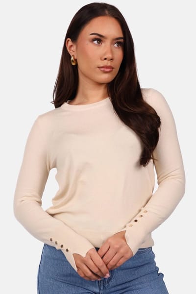 Getdrezzed Top - Maat: S/M - Fijngebreide trui met knoopdetails op de mouw beige