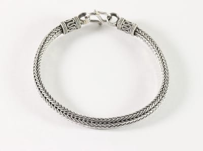 Zware zilveren snake armband met bewerkte sluiting - 20 cm