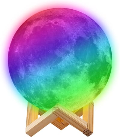 Nuvance - Maanlamp 3D Tafellamp - 10 cm - met Afstandsbediening - 16 Dimbare RGB Kleuren - Maan Lamp - Moon Lamp - Maan Lampje Babykamer - Nachtlampje Kinderen voor Slaapkamer