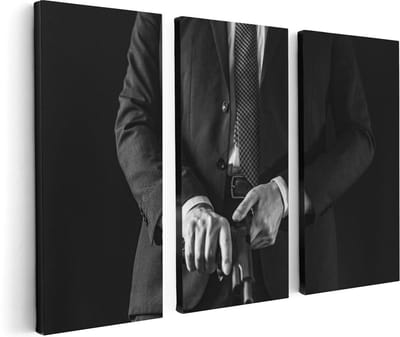 Artaza Canvas Schilderij Drieluik Man in Pak met een Pistool - Zwart Wit - 120x80 - Foto Op Canvas - Canvas Print