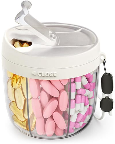 Pillendoosje - Leuk pillendoosje - Reispillendoosje - Pillendoosje dat door elkaar gehaald wordt - Pillendoosje - Ontwerp met 7 vakjes - Brede opening - 8,9*8,9*9,68 cm - Geschikt voor uitstapjes, reizen, zakenreizen, enz. - Wit,transparant