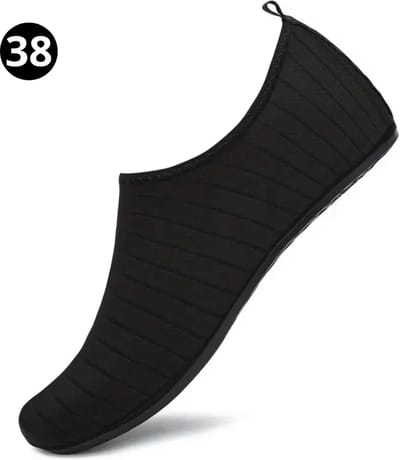 Bovista Waterschoenen Voor Kinderen & Volwassenen - Aqua Shoes - Aquaschoenen - Afzwemschoenen - Zwemles Schoenen - Zwart Gestreept - Maat 38