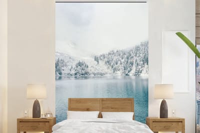Behang - Fotobehang Winter - Water - Sneeuw - Breedte 145 cm x hoogte 220 cm