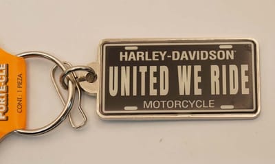 Sleutelhanger Harley Davidson United we ride motorcycle - metalen originele sleutelhanger van Harley Davidson - motorcycles sleutelhanger - sleutelhanger voor motorrijder - Harley Davidson keyring - harley davidson official licensed product