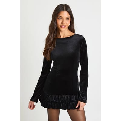 boohoo Dames Fluwelen mini-jurk met geplooide zoom en lange mouwen | Black | Maat: 8
