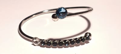 TITTI armband, Handgemaakte armband aanpasbaar Ø 6 cm- Italiaans design met SWAROVSKI ELEMENTS™ - Juweel gemaakt van gerhodineerd materiaal