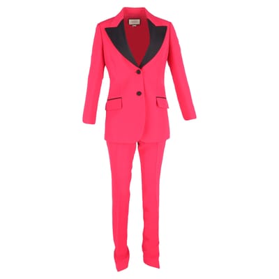 Gucci blazer en broek met contrasterende revers in roze wol.