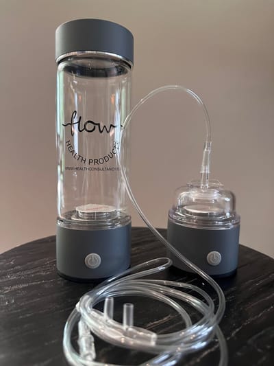 H2 Flow Supreme 420 ml waterstof generator met nasaal/neus inhalator, met de hoogste H2 productie van 12.000 ppb in 6 x 3 minuten vergelijk op BOL deze generator fles die 2 x zoveel waterstof produceert in 18 minuten tijd