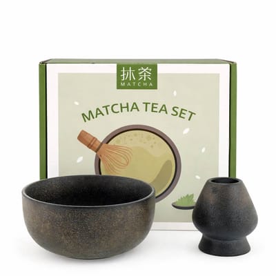 Matcha set in giftbox stone 2-delig– zwart/goud – keramische matcha kom met schenktuit & houder voor bamboe klopper – Japans matcha ritueel – stijlvol thee cadeau