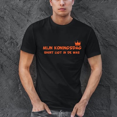 Koningsdag T-shirt maat M- koning- koningsdag- kleur zwart- zit in de was