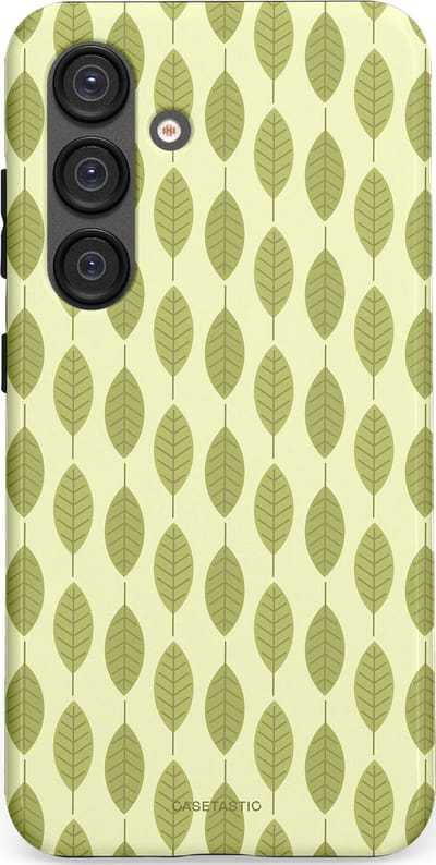 Casetastic hoesje geschikt voor Samsung Galaxy S25 - Dubbellaagse bescherming - Bladerenpracht in het groen - Fashion Case - Crème Olijfgroen
