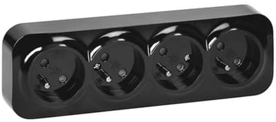 Viervoudige Stopcontacten Type E met Glanzende Afwerking - Veilige 16A/230V Stroomvoorziening voor Huis en Kantoor