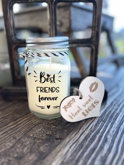 Creaties van Hier - Black & White scented candles Best friends met houten hartje – 13,5 cm – vanille
