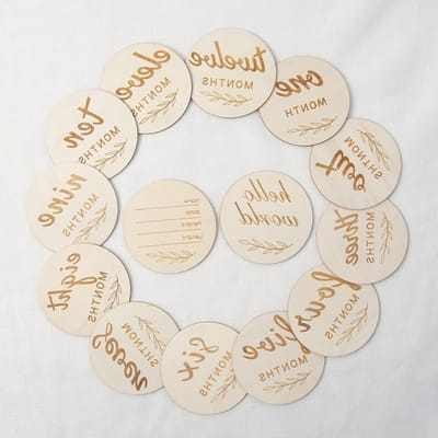Maandelijkse houten kaarten, 13-delige set voor baby's, meertalig en ideaal voor de ontwikkeling van het kind met fotokaarten voor het eerste jaar