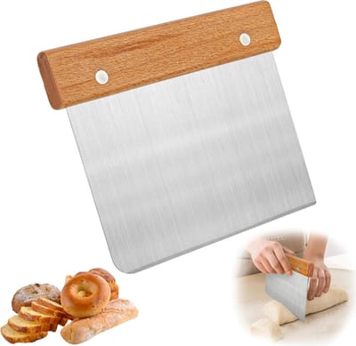 Deze roestvrijstalen deegschraper Geschikt voor houten handvat en roestvrijstalen blad is een ideaal accessoire Geschikt voor het bakken van brood, cakes en pizza's. Hij kan ook gebruikt worden om brood te snijden.