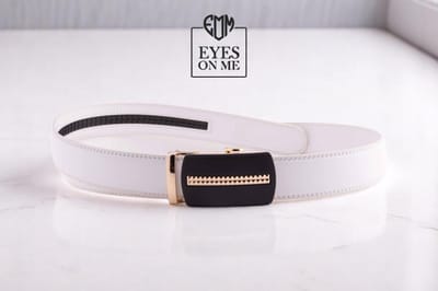 Witte lederen riem zonder gaatjes met automatische gesp voor heren ( model N185 )