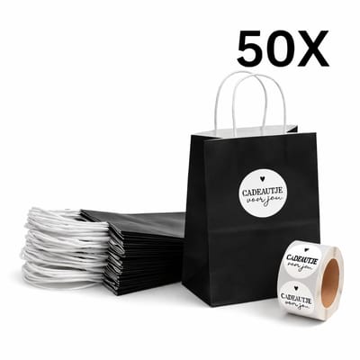 50 x kleine papieren cadeautasjes 18x8x22 cm zwart + witte stickers “Cadeautje voor jou” draagtassen Kraftpapier Met gedraaid handgrepen - Kraft Tasjes Met Handvat - Zakjes