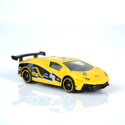 1:Échelle 64 Alliage Voiture de Sport Moulage sous Pression Métal Piste de Course Modèle de Voiture Jouet pour Garçon Cadeau Surprise Décoration Durable Cadeau de Noël Ornement Collection