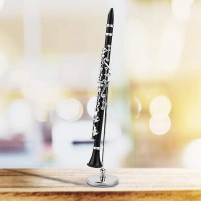 Dailygoods- Miniatuur Klarinet - Zwart Metalen Ornament - Muziekinstrument Replica - Tafelblad Decoratie - 16 cm - Premium Materiaal - Muziekdecoratie