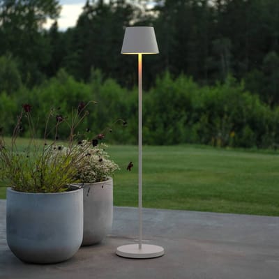 Konstsmide LED vloerlamp Pomezia, wit, 124 cm, IP54, USB