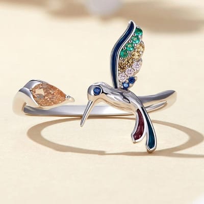 Nouvelle Bague Ouverte Colibri Couleur Cuivre Élégante Zircon Coloré Bagues Ajustables pour Femmes Bijoux de Fête de Mariage Cadeau d'Anniversaire resizable beige