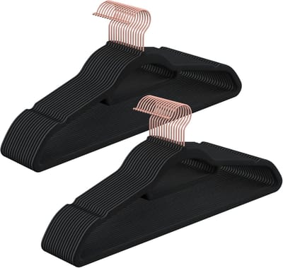 SONGMICS Kleerhangers fluweel, set van 30, antislip, kleine stang voor stropdassen, 360° draaibare haak, 0,6 cm dik, ruimtebesparend, 43,5 cm lang, voor mantels, broeken, roségoud-zwart,