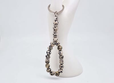 Handgemaakte Tasbih sleutelhanger van natuursteen "Jasper Dalmatin" en metaal - diameter kralen 8mm - Aantal stenen 20 - Een mooi cadeau-idee en een bijzonder aandenken