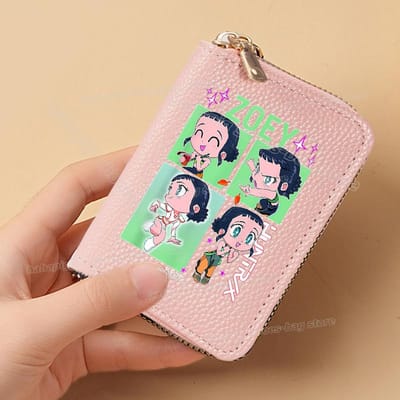Perfect KPop Demon Hunters Dames Korte Portemonnees PU Leer Creditcardhouder Meerdere Sleuven Kleine Portemonnees met Rits Dames Clutch Portemonnee white