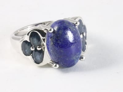 Hoogglans zilveren ring met lapis lazuli en blauwe saffier - maat 16.5