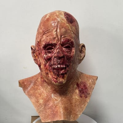 Vreselijke zombies, bloedvlekken, rottende oude man, latex masker One size fits all adults rood