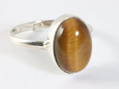 Ovale zilveren ring met tijgeroog - maat 18.5