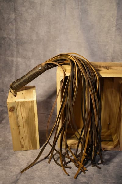Flogger Hardtail- 36 tails - echt leder - 2 tinten bruin - Zweep flogger - Erotische Zweep – BDSM – Seks zweep – Bondage – Sm zweep – Leer – bicolor - Flogger - SM