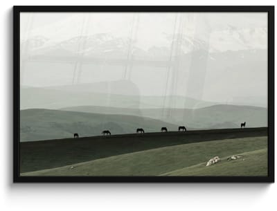 Poster in lijst - Fotolijst 90x60 cm - Posters - Grijs - Berg - Paarden - Posterlijst zwart - Decoratie - Wanddecoratie woonkamer - Muurdecoratie slaapkamer