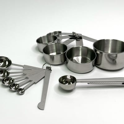 MGM Trading - Maatbekers-en lepel set - Roestvrijstalen maatbekers en maatlepels met meetliniaal en schep met clip - 12 stuks - Voor droge en vloeibare ingrediënten