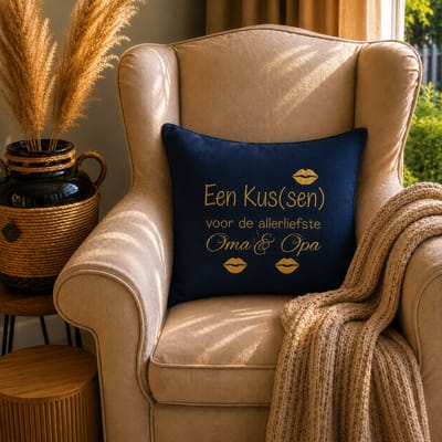 Kussenhoes met tekst cadeau | een kussen voor de allerliefste opa en oma | blauw opdruk goud | 50x50cm