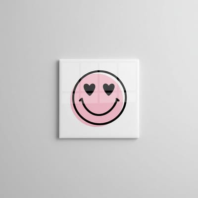 Liefde Smiley Tegel met Hartjesogen – Minimalistische Roze Emoji Wanddecoratie – Decoratieve Tegel 15 × 15 cm