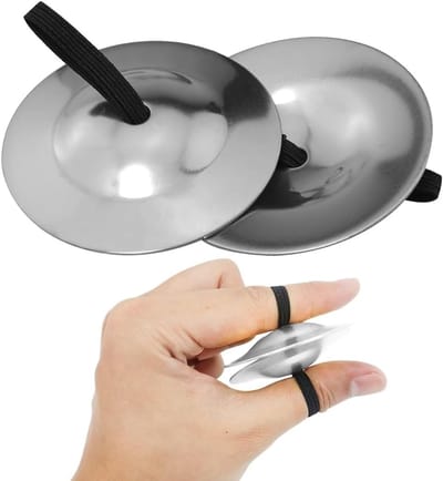 Handdrums en messing bekken voor buikdans, yoga, boeddhisme en spirituele retreats - Perfecte muzikale accessoires voor meditatie en ontspanning