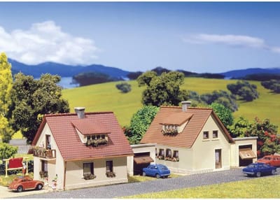 Eengezinswoningen met garages - Modelhuis - Hobby - Klassieke stijl - 139 x 37 x 224 cm - Bruin Grijs