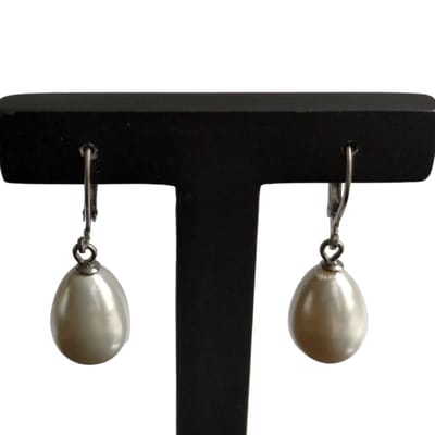 Aramat Jewels | Oorhangers | Zilverkleurige Stalen Parel Oorhangers | Wit | |2mm | Staal | Volwassenen | Verkleurd niet