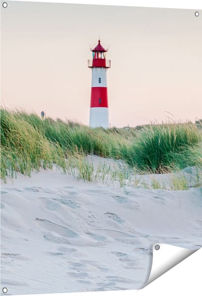Gards Tuinposter Strand en Duinen met een Vuurtoren - 80x100 cm - Tuindoek - Tuindecoratie - Wanddecoratie buiten - Tuinschilderij