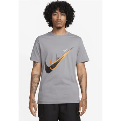 Nike Sportswear Standaard Moto T Shirt in Grijs